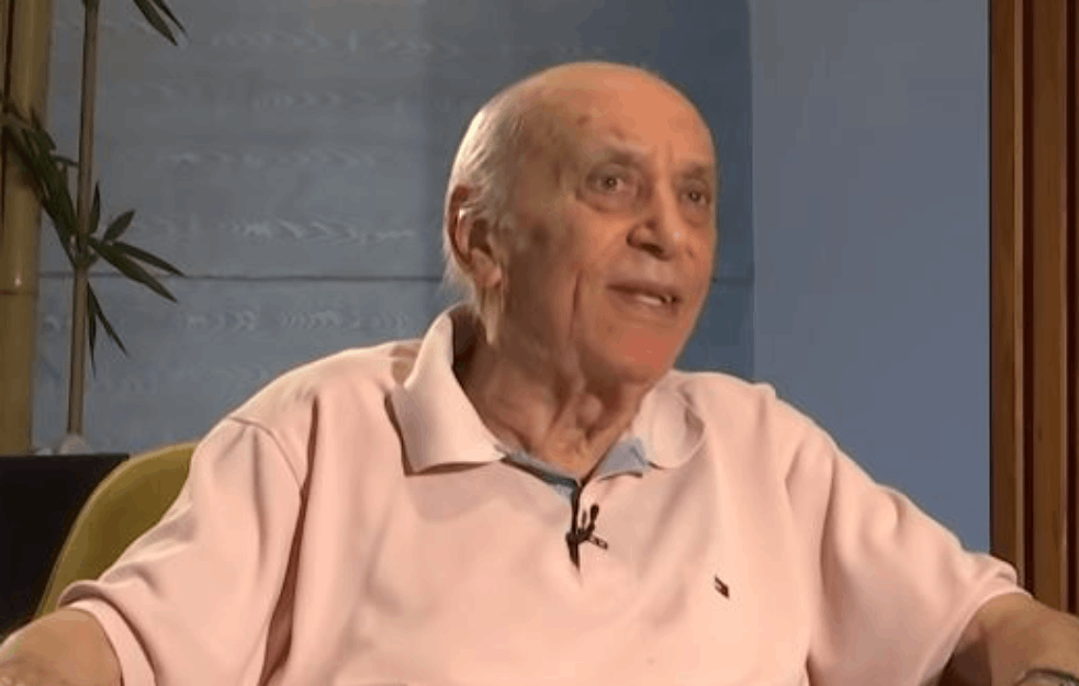<span style='color:red;'><b>TOZOVAC</b></span> (85) POBEDIO KORONU: Legendarni pevač za dva dana izlazi iz bolnice